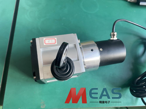 拉線位移傳感器以電源線正極線為出發(fā)點(diǎn)分幾線制